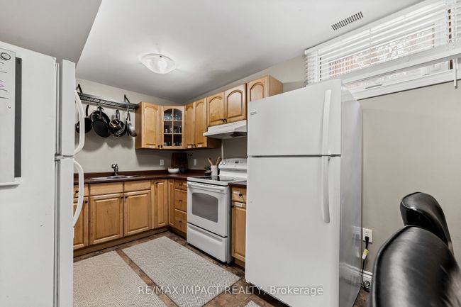 1158 Weller St, House other with 6 bedrooms, 2 bathrooms and 4 parking in Peterborough ON | Image 30