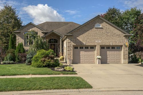 88 Saxonville Crt, Strathroy, ON, N7G4M1 | Card Image
