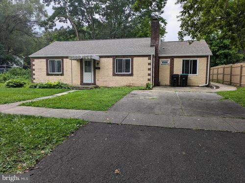 106 Westerly Pkwy, State College, PA, 16801-6018 | Card Image