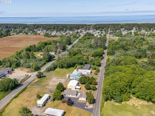 2208 41st Pl, Seaview, WA, 98644-2048 | Card Image