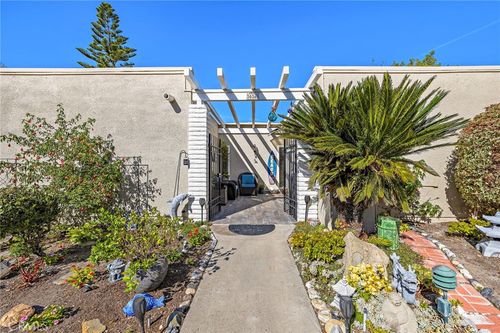 d-2026 Via Mariposa E, Laguna Woods, CA, 92637 | Card Image