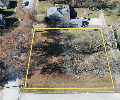 1006 Illinois St, Neodesha, KS, 66757-1456 | Card Image