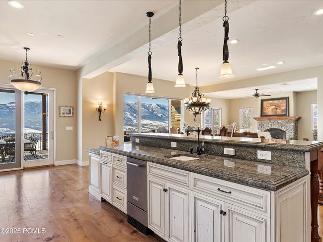 5932 E Big Horn Pkwy, Home with 7 bedrooms, 6 bathrooms and null parking in Eden UT | Image 17