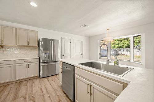 4105 Hemlock St, Fort Worth, TX, 76137-2018 | Card Image