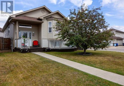 100 Honeysuckle Way, Fort Mcmurray, AB, T9K0M7 | Card Image