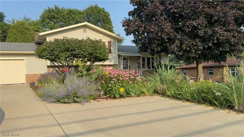 1977 Massillon Rd, Akron, OH, 44312-4260 | Card Image