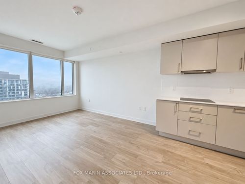 1108w-27 Bathurst St, Toronto, ON, M5V0R1 | Card Image