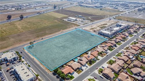 555 Dover Pl, Delano, CA, 93215 | Card Image
