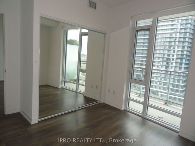 803 - 2520 Eglinton Ave W, Condo with 3 bedrooms, 2 bathrooms and null parking in Mississauga ON | Image 16