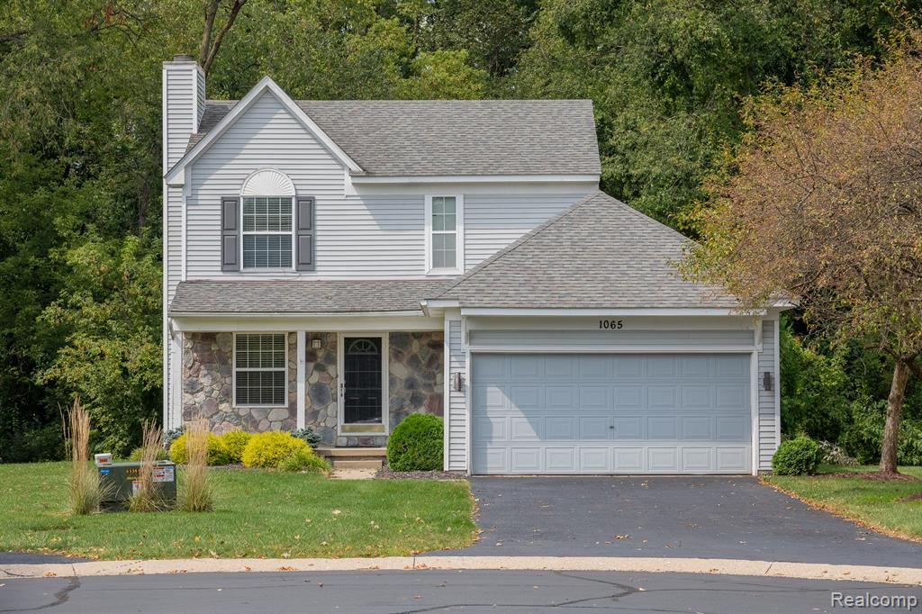 Yorick Path, Wixom, MI 48393
