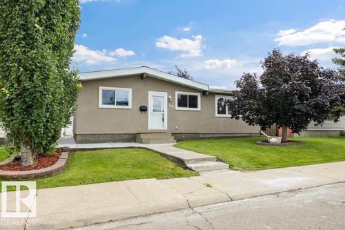 7119 136 Ave Nw, Edmonton, AB, T5C2K3 | Card Image