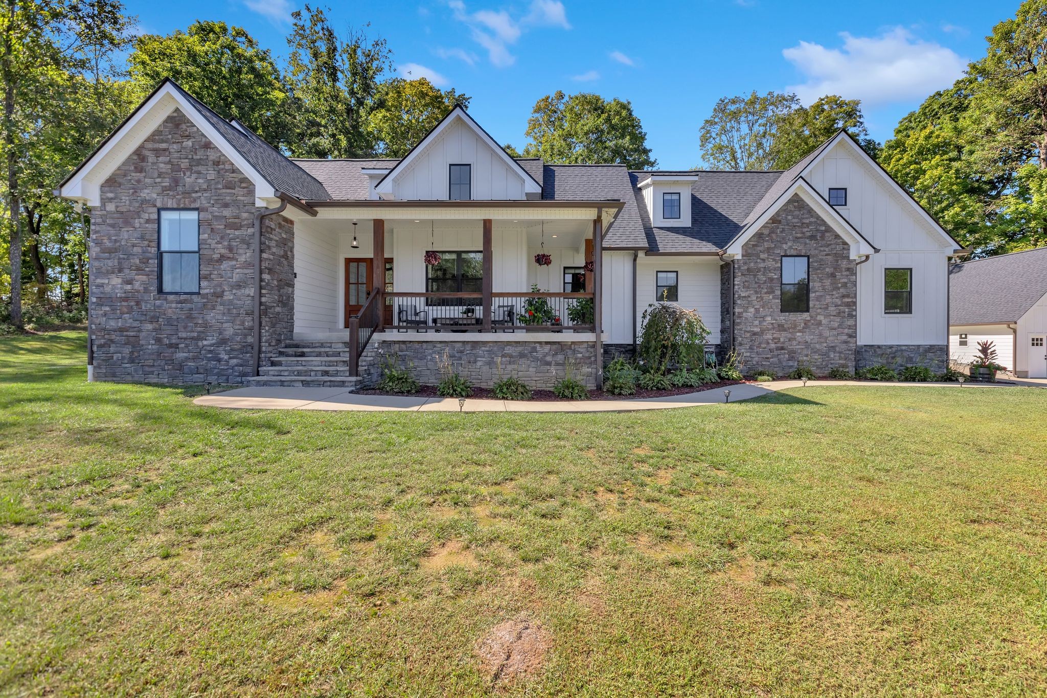 General Forest Cir, Bon Aqua, TN 37025