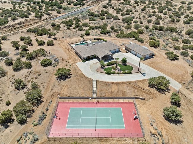 8650 Verbena Rd, House other with 4 bedrooms, 4 bathrooms and 7 parking in Oak Hills CA | Image 13