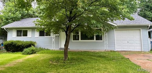 8314 Buddie Dr, Hazelwood, MO, 63042-3006 | Card Image