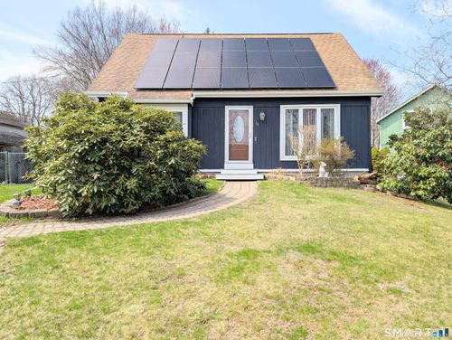 18 Cadbury Pl, Naugatuck, CT, 06770-3458 | Card Image