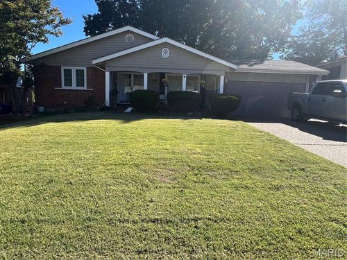 6 Fairway Ct, Florissant, MO, 63033-4114 | Card Image