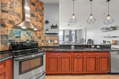 apt-202-360 S Elm St, Greensboro, NC, 27401-2777 | Card Image