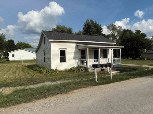 490 S Center St, Waterloo, IN, 46793-9539 | Card Image