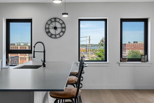 307-75 Chestnut St, Portland, ME, 04101-6210 | Card Image