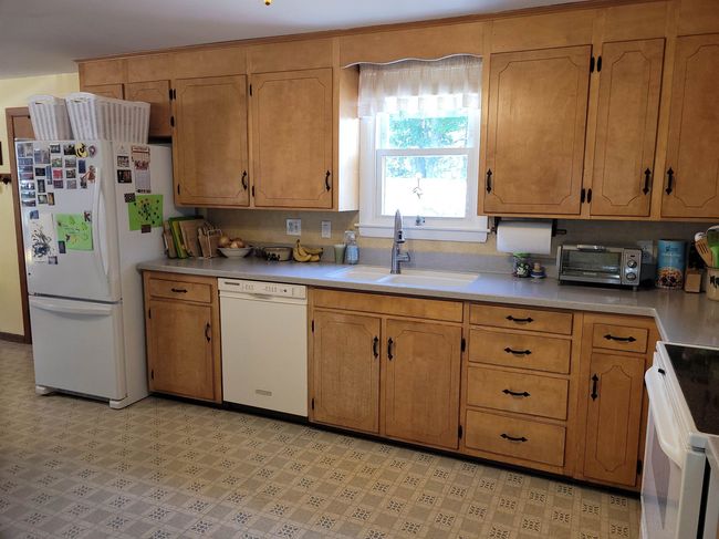 8 Cranbrook Ln, House other with 4 bedrooms, 2 bathrooms and null parking in Dover NH | Image 4