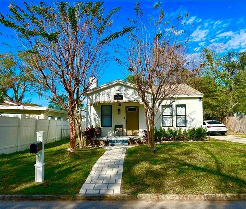 209 W Idlewild Ave, TAMPA, FL, 33604-6609 | Card Image