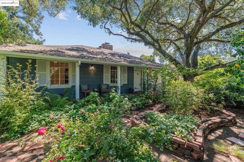 5550 Snake Rd, Oakland, CA, 94611-2909 | Card Image