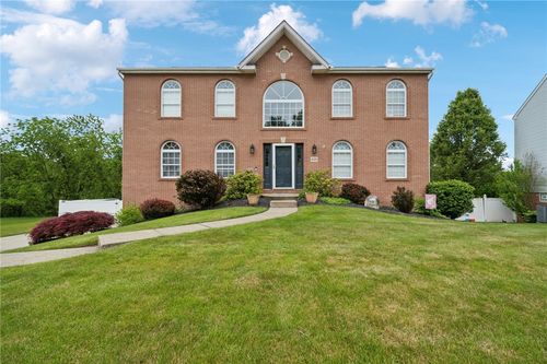829 Emerald Dr, New Kensington, PA, 15068-1781 | Card Image