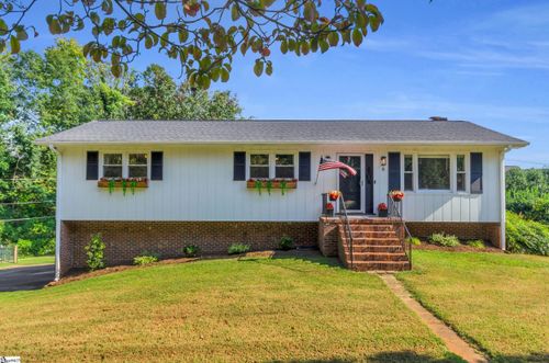 8 Knoll Cir, Greenville, SC, 29609-6816 | Card Image