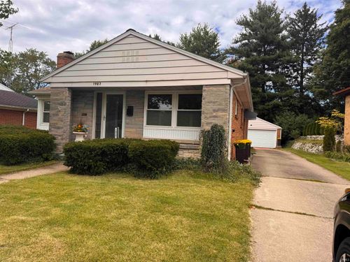 1927 Rockne Dr, South Bend, IN, 46617-2242 | Card Image