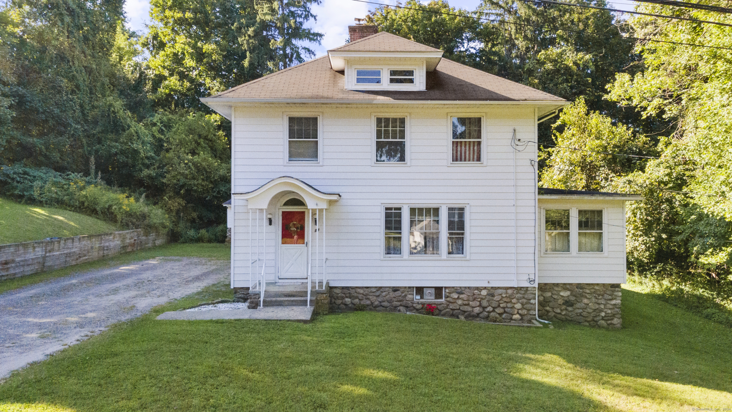 Belden St, Watertown, CT 06795