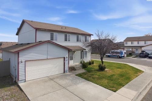 2827 S Underwood St, Kennewick, WA, 99337-3737 | Card Image