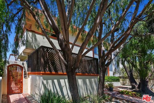 apt-2-2702 11th St, Santa Monica, CA, 90405-4626 | Card Image