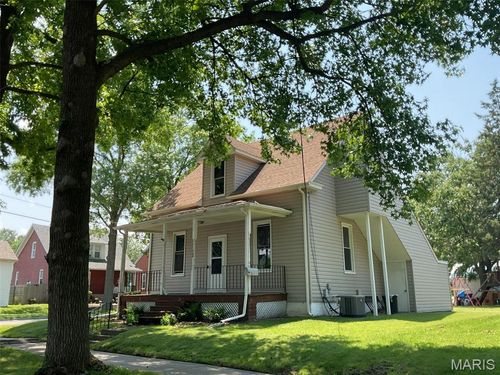 720 Zschokke St, Highland, IL, 62249-1449 | Card Image