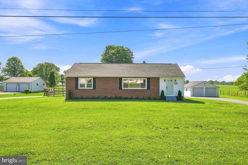 5873 Winchester Ave, INWOOD, WV, 25428-4516 | Card Image