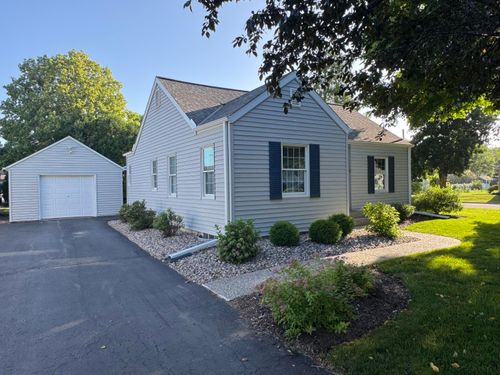 660 E Sherman Ave, Oconomowoc, WI, 53066-2902 | Card Image