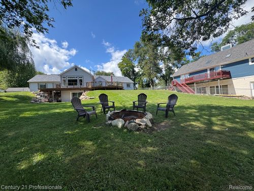 3251 Mann Rd, Clarkston, MI, 48346-4030 | Card Image