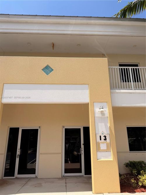 i3-2755 Vista Pkwy, West Palm Beach, FL, 33411 | Card Image