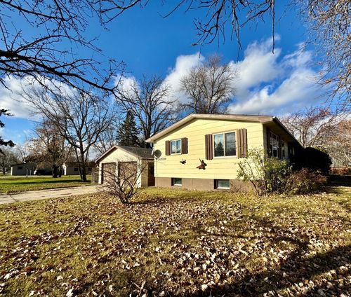 601 Lake St Nw, Warroad, MN, 56763-2124 | Card Image