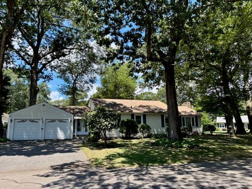 31 Twin Oak Dr, Warwick, RI, 02889-1226 | Card Image