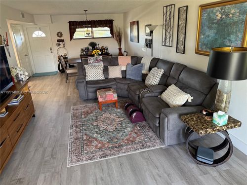 apt-305-8911 S Hollybrook Blvd, Pembroke Pines, FL, 33025-1352 | Card Image