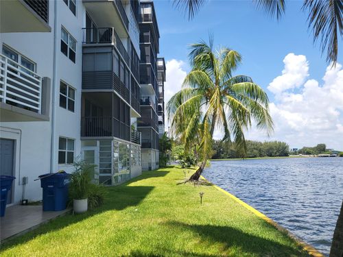 apt-706-1075 Ne Miami Gardens Dr, Miami, FL, 33179-4641 | Card Image
