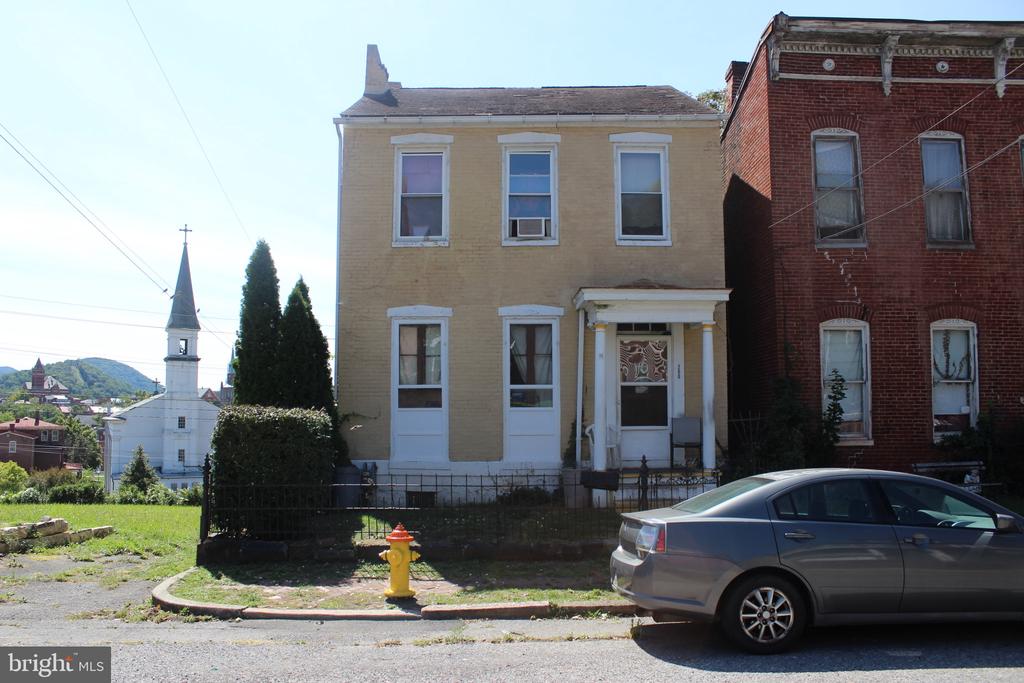 Columbia St, Cumberland, MD 21502