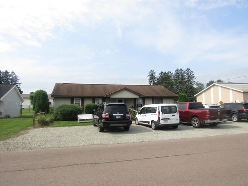 724 Stewart St, Berlin, PA, 15530-1532 | Card Image