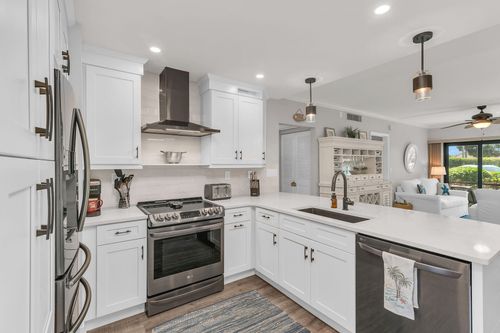 8-108-46 Manor Ter, MARCO ISLAND, FL, 34145-3444 | Card Image