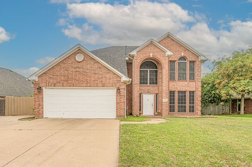 5828 Echo Bluff Dr, Haltom City, TX, 76137-5805 | Card Image