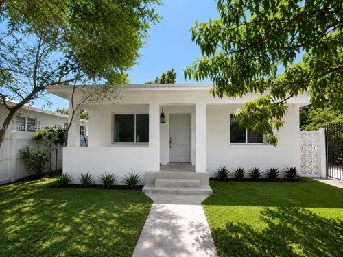 812 Nw 67th Street, Miami, FL, 33150 | Card Image
