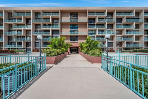 apt-112e-1 Key Capri, TREASURE ISLAND, FL, 33706-4957 | Card Image