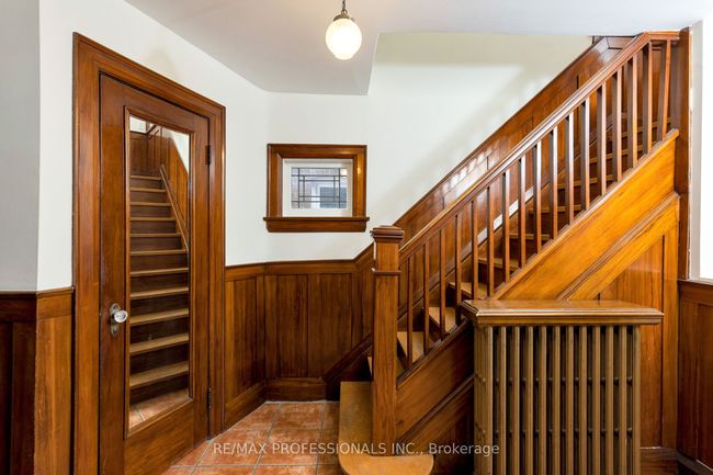 27 Larkin Ave, House other with 4 bedrooms, 2 bathrooms and null parking in Toronto ON | Image 20