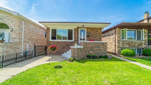 11548 S Avenue H, Chicago, IL, 60617-7461 | Card Image
