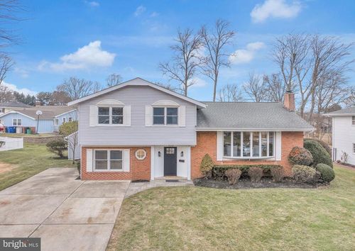 122 Leeds Rd, MOUNT LAUREL, NJ, 08054-2351 | Card Image